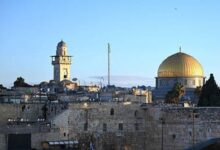 تصعيد خطير: إسرائيل تغلق المسجد الأقصى أمام صلاة الجمعة في رمضان وسط توتر إقليمي